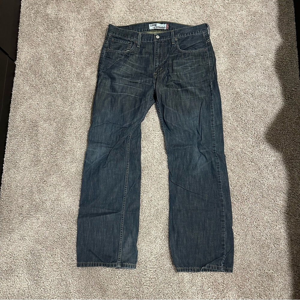 Men’s Levi’s 569 GREAT condition, 34W x 32 L.